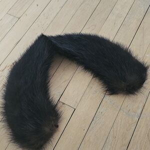 Brand New in Orginal Vtg Box Mink Tails Accessory Coat Collar